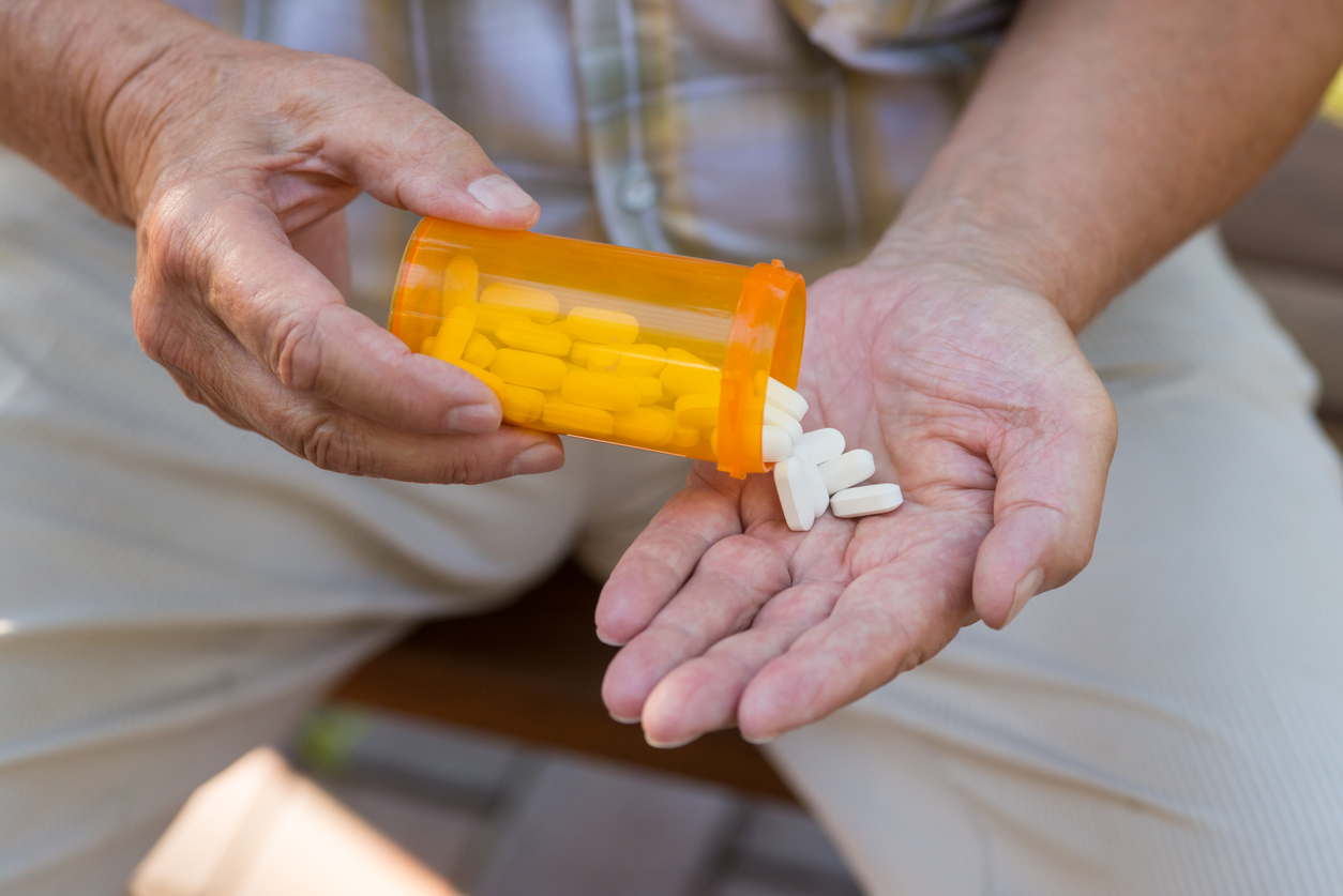 Un examen plus approfondi de l’utilisation des opioïdes pour le soulagement de la douleur chronique