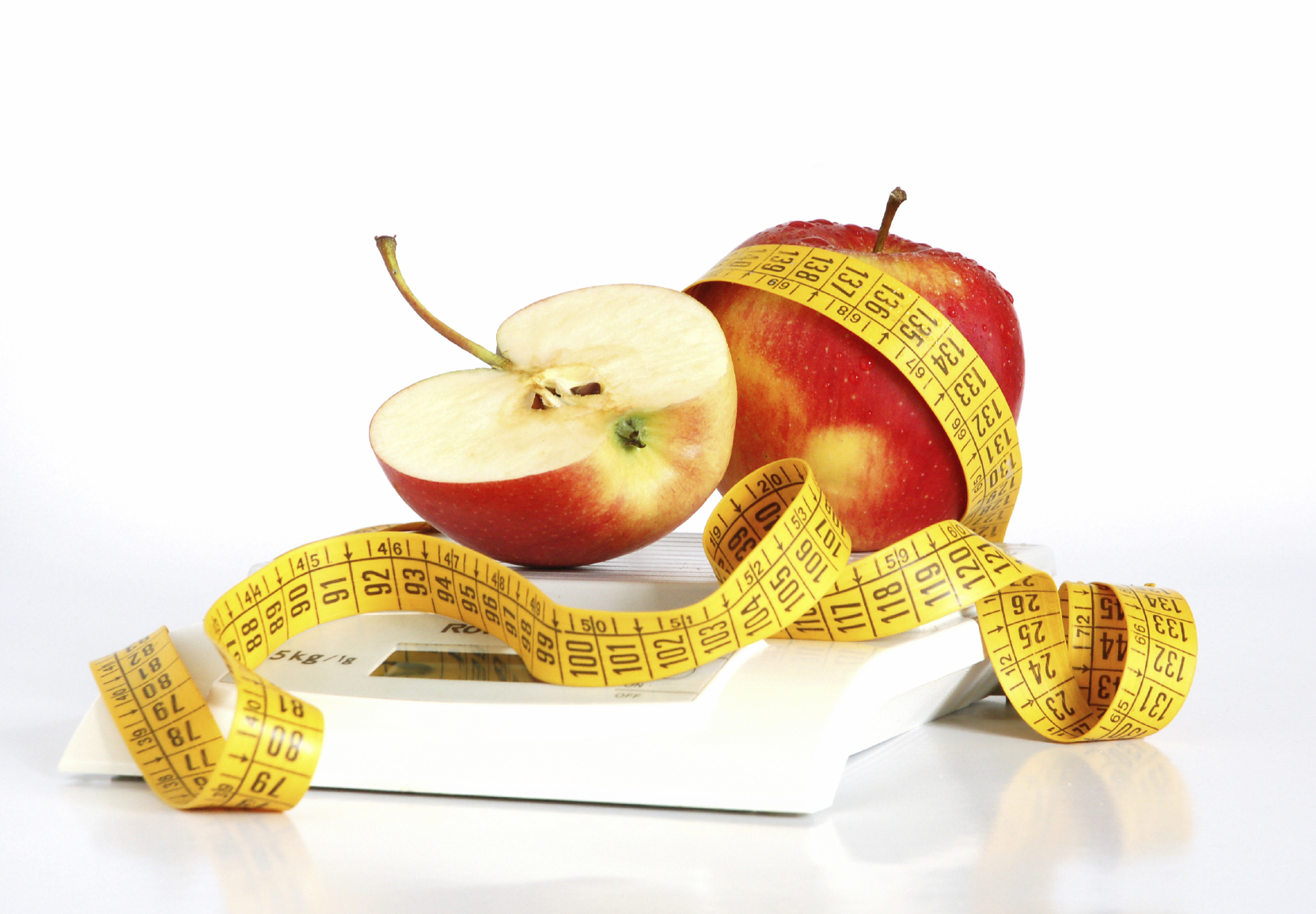 Des modifications au régime alimentaire, l’obligation de rendre des comptes et des pesées régulières sont des éléments clés pour conserver un poids santé. 